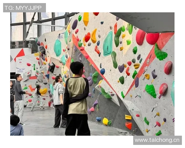 西安攀岩队在全国攀岩比赛中荣获第八名的精彩表现分析